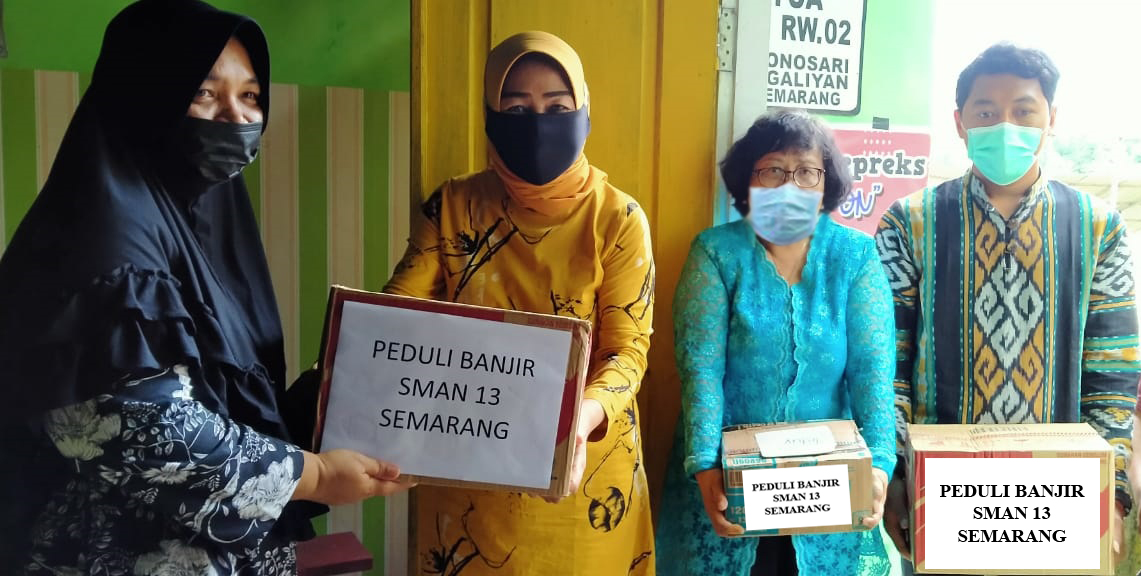 SMAN 13 Semarang Peduli Banjir