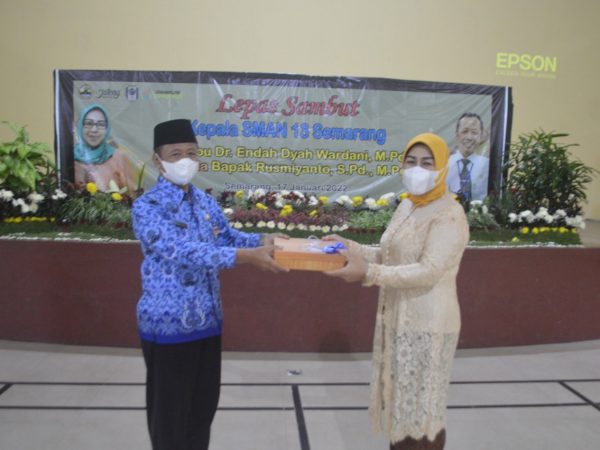 Serah Terima Jabatan Kepala Sekolah SMAN 13 Semarang 2022