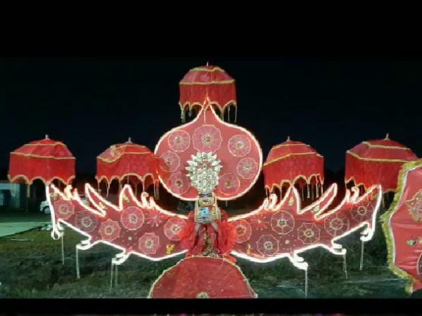 Penampilan Perwakilan SMAN 13 Semarang dalam Semarang Night Carnival 2022